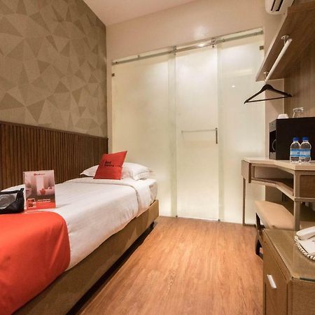 Reddoorz Premium @ South Triangle Quezon City Exterior photo