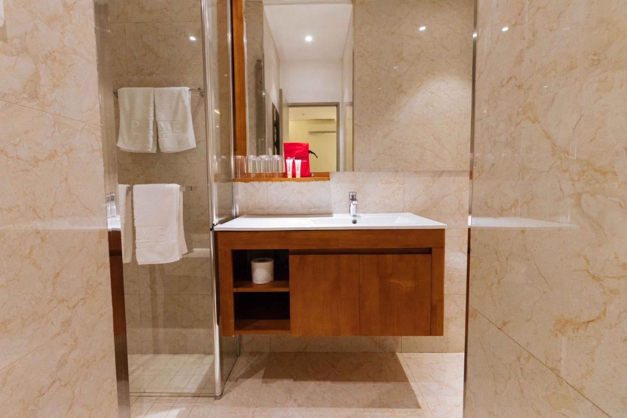 Reddoorz Premium @ South Triangle Quezon City Exterior photo