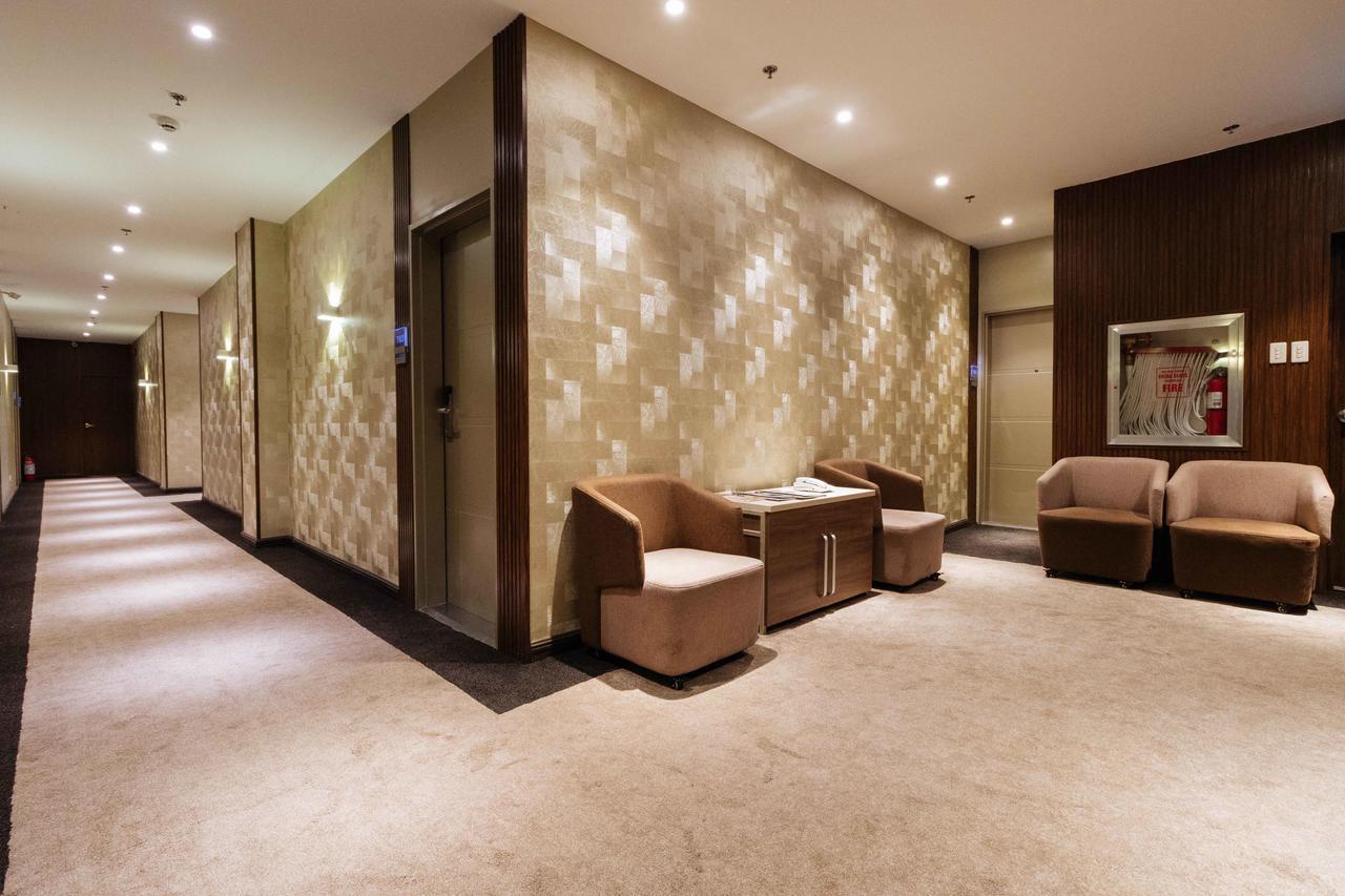 Reddoorz Premium @ South Triangle Quezon City Exterior photo